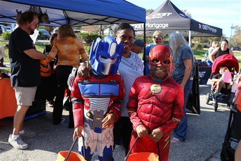 Two kids with costumes