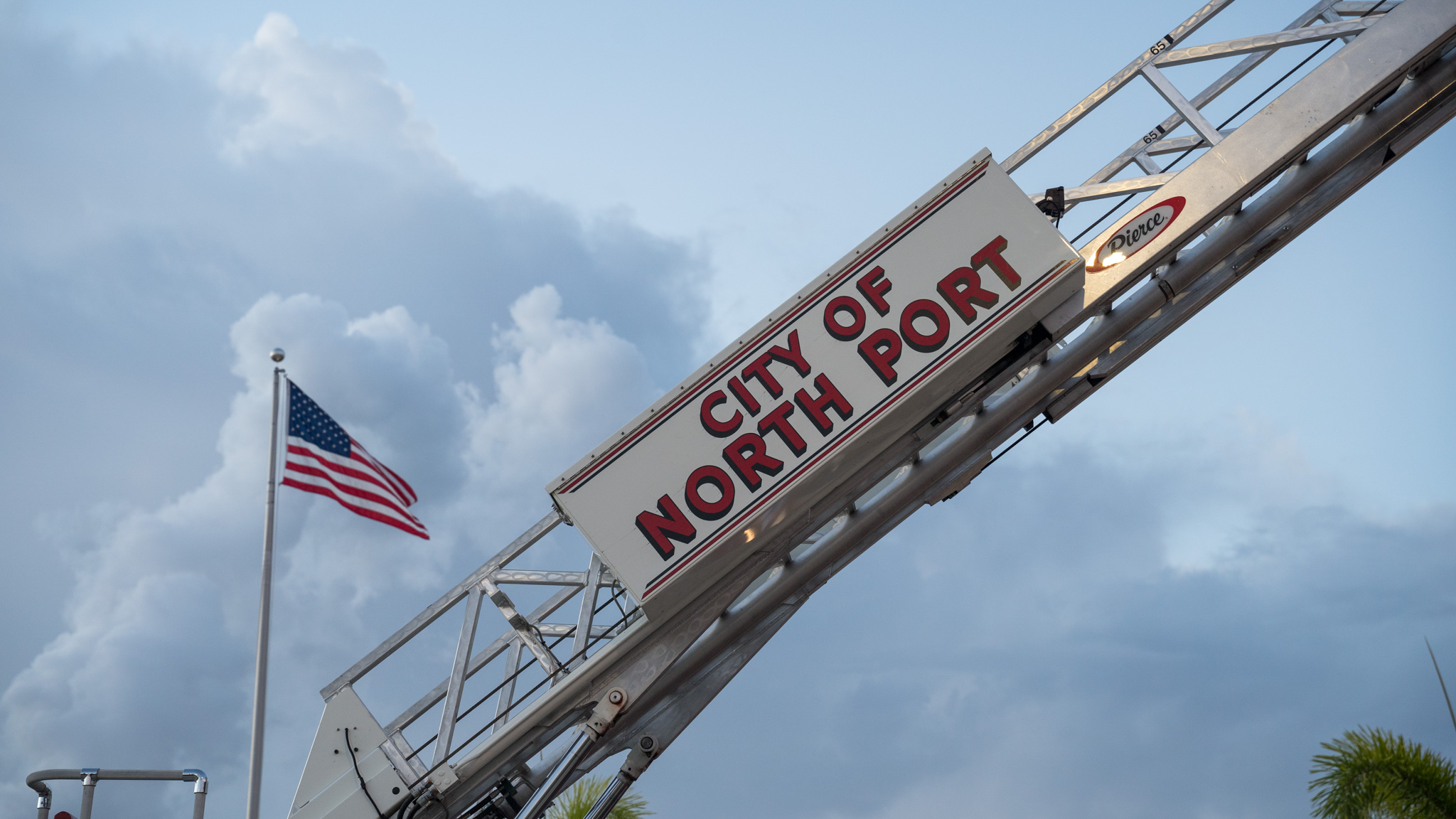 ladder from fire truck.jpg
