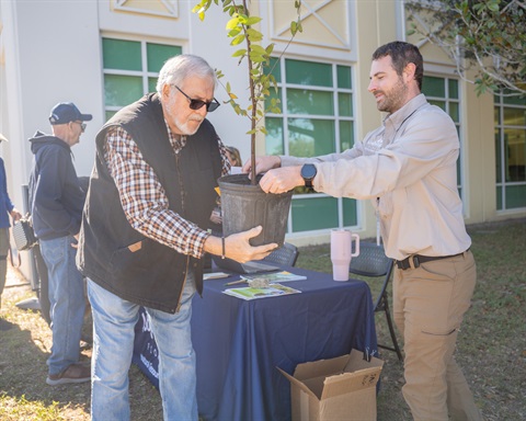 Jan. 16 Tree Giveaway IY (31).jpg